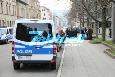 Großes Polizeiaufgebot vor dem Landgericht Stuttgart - Zwei vorläufige Festnahmen nach versuchter Körperverletzung und Beleidigungen