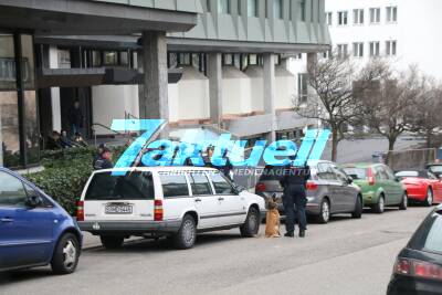 Großes Polizeiaufgebot vor dem Landgericht Stuttgart - Zwei vorläufige Festnahmen nach versuchter Körperverletzung und Beleidigungen