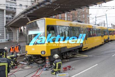 Zwei Drehgestelle einer Stadtbahn an Heilbronner Straße aus den Schienen gesprungen - Komplizierter Bergeeinsatz
