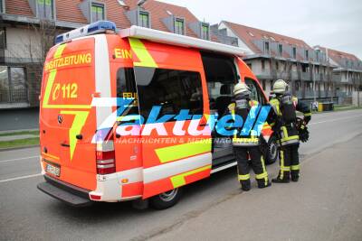 Mutmaßlicher Buttersäure-Anschlag - Gebäude geräumt, Feuerwehr im Einsatz