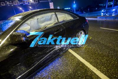Kreuzungscrash auf der Gaisburger Brücke mit Mercedes und Renault - Zwei Verletzte