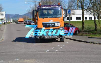 LKW erfasst Motorradfahrer - Rettungshubschrauber im Einsatz