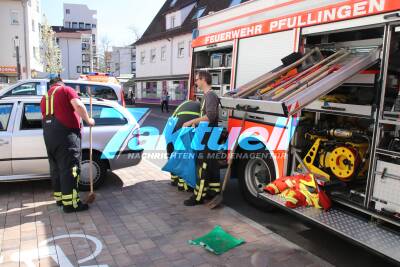Kleines Kind im Fahrzeug eingeschlossen