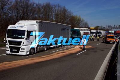 Vollsperrung der A81 bei Ludwigsburg nach schwerem Unfall mit mehreren PKW und LKWs