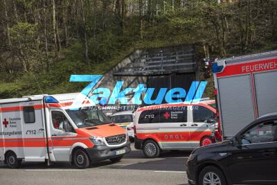 Stadtbahn im Tunnel Weinsteige entgleist, Großeinsatz und mega Chaos beginnt