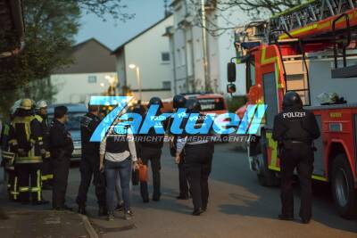 SEK-Einsatz in Kirchheim/ Teck - Ötlingen: Mann verletzt mit Messer seine Mutter und flüchtet auf Dach