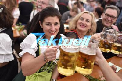 Frühlingsfest: Eröffnung des 79. Stuttgarter Frühlingsfest mit Bürgermeister Föll