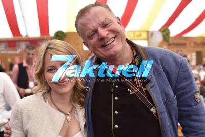 Frühlingsfest: Eröffnung des 79. Stuttgarter Frühlingsfest mit Bürgermeister Föll