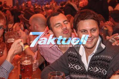 Frühlingsfest: Die Party im Göckelesmaier Festzelt am Freitag