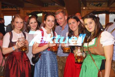 Frühlingsfest: Es geht trotz Regen und Nässe heiß her: Gaydelight im Festzelt Wasenwirt!