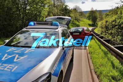 Medizinischer Notfall hinterm Steuer - Volvo Fahrer verliert Kontrolle - Rettungshubschrauber im Einsatz