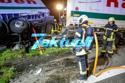 Heftiger LKW-Crash auf A81: LKW durchtrennt Laderaum von anderem LKW - Fahrerhaus kippt nach vorne - 3 Verletzte