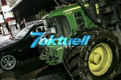 Schwerer Unfall auf der Birkenallee in Plüderhausen - PKW mit Traktor kollidiert