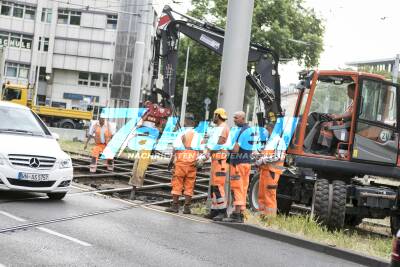 Bad Cannstatt - Beginn der Sanierungsarbeiten an der Haltestelle Wilhelmsplatz