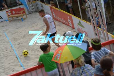 Zweiter Tag beim Sparkassen Footvolley Cup mit ehemaligem Nationalspieler Cacau
