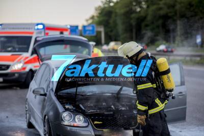 Defekt am Turbolader - PKW-Brand auf der Autobahn 81 - Feuerwehr im Löscheinsatz - Totalschaden