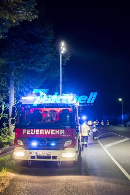 Motorradfahrer kommt von Straße ab und prall gegen Straßenlaterne - Fahrer ist im Krankenhaus verstorben