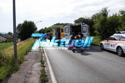 Schwerer Unfall auf der L1103 Güglingen Fahrtrichtung Pfaffenhofen - Fahrzeug kommt alleinbeteiligt von der Fahrbahn ab - Fahrerin und Kind schwer verletzt
