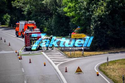 B36 Karlsruhe: Weiterer größerer Flächenbrand beschäftigt Feuerwehren - Etwa 850 Quadratmeter in Flammen