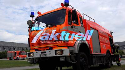 Feueralarm im Schloss Hohenheim, Brand im Weinkeller, Gebäude geräumt, Feuerwehr im Löscheinsatz