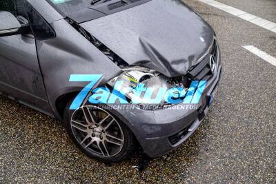 Schwerer Verkehrsunfall bei Stutensee: Frontalcrash nach Vorfahrtsmissachtung - 2 Schwerverletzte