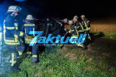 Fahranfänger stirbt nach heftigem Unfall: Nicht angeschnallt und bei Regen viel zu schnell - Fahrzeug überschlägt sich - Fahrer stirbt noch im Wrack