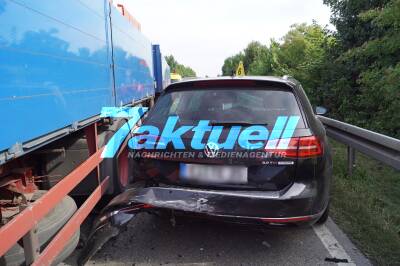 Massencrash auf der B19: LKW rast ungebremst in 9 stehende Fahrzeuge und anschließend in Gegenverkehr - 10 Verletzte