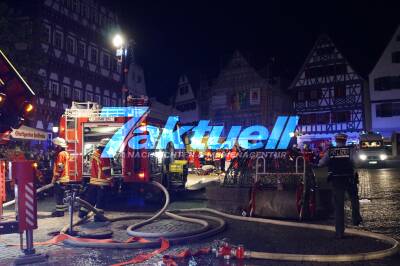 4 Tote nach Gebäudebrand in der Innenstadt - 6 Personen gerettet - Feuerwehr im Großeinsatz
