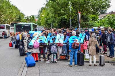MANV Alarm am Hauptbahnhof Karlsruhe: DBahn Strecke voll gesperrt - Einsatzkräfte versorgen tausende Reisende - Grosseinsatz