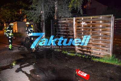 Brandstifter in Waiblingen unterwegs: Mehrere Brandstellen zeitgleich - Müllcontainer mit Unterständen in Flammen