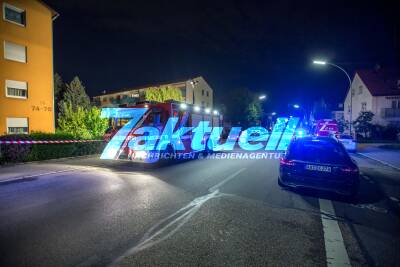 Brutaler Raubüberfall in Fellbach: Polizei sperrt Weg ab - Feuerwehr leuchtet Tatort aus - Spurensicherung vor Ort