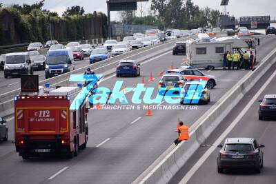 Tragischer Unfall im Rückreiseverkehr: Wohnmobil kippt auf der A5 bei Karlsruhe um - 5 zum teil Schwerverletzte - Feuerwehr und Rettungsdienst im Einsatz