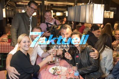 Stuttgarter Weindorf: Impressionen vom Mittwoch Abend