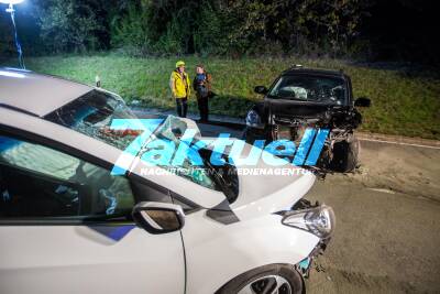 Hyundai kracht frontal in Hyundai: Unfall fordert 4 teils Schwerverletzte - Schwangere mit Kind beteiligt - Rettungshubschrauber im Einsatz
