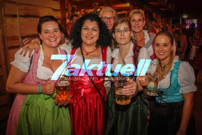 Wasenbilder aus dem Sonja Merz Festzelt mit Roberto Blanco