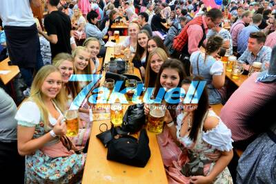 Cannstatter Wasen 2017 - Partyimpressionen vom Finale 08.10.2017 - aus dem Grandls Hofbräuzelt