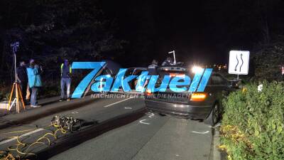Mercedes kracht in LPG betriebenen Audi. Feuerwehr sichert Unfallstelle ab, 2 Verletzte