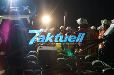 Alarmübung der Feuerwehr Aspach: Traktor verliert Kontrolle und prallt mit PKW zusammen - 2 Eingeklemmte Personen