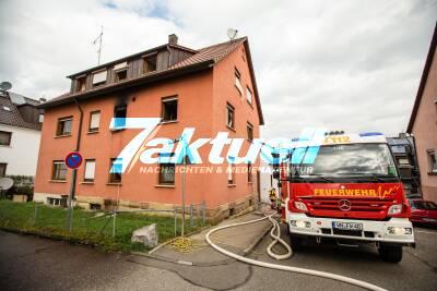 Feuerwehreinsatz nach Küchenbrand in Mehrfamilienhaus