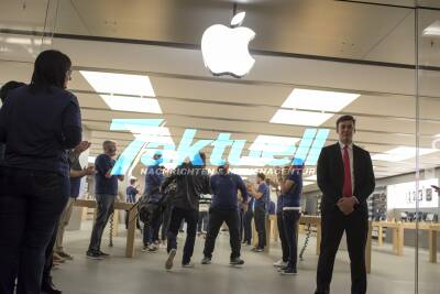 Die ersten iPhone X Kunden im Apple Store Sindelfingen