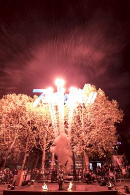 Stuttgart leuchtet - Lange Einkaufsnacht mit Feuerwerk zieht rund 200.000 Besucher an