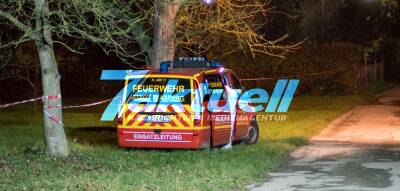 Nachtaufnahmen der Spurensicherung mit Feuerwehr - Vermisste 22-jährige Backnangerin tot in Schrebergarten gefunden