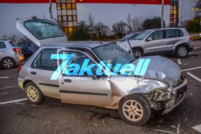 Ford rast in VW: Schwerer Unfall am Karlsruher Ostring fordert 2 Verletzte und grosses Verkehrschaos
