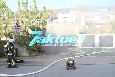 PKW brennen in Tiefgarage in der Ferdinand-Hanauer-Strasse komplett aus