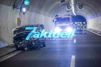 Tödlicher Unfall im B14-Leutenbachtunnel: Auto kracht gegen Tunnelprotal und Wände - Fahrer wird aus dem Auto geschleudert