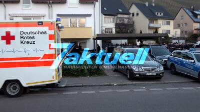 Zwei Erwachsene und zwei Kinder tot in Wohnung gefunden - mutmaßlich CO-Vergiftungs-Unglücksfall