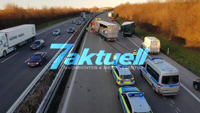 Vollsperrung A81 nach LKW Unfall - 3 LKWs teils schwer beschädigt - mind. 1 Fahrer verletzt