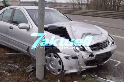 3 Personen bei Rotlichtunfall an Kreuzung in Heilbronn leicht verletzt