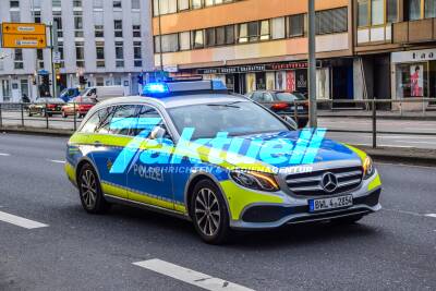 Karlsruhe: PKW erfasst Fahrradfahrerin und verletzt diese schwer - Polizei leistet erste Hilfe