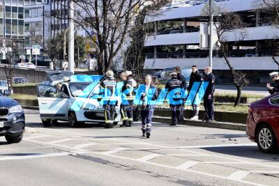 Eine verletzte Person nach Unfall in der Marktstraße am Breuninger